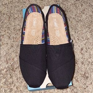 Toms shoes size 7.5